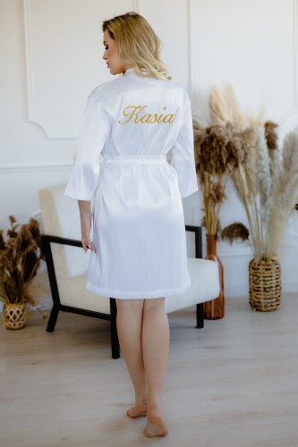 szlafrok satynowy biały z haftem na plecach